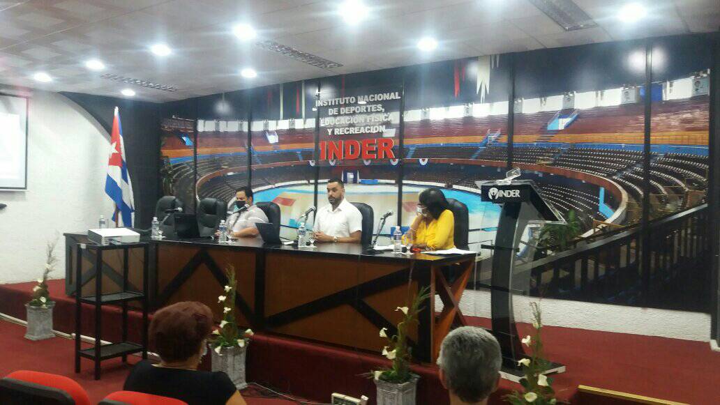 Investigador de la RIIDGD imparte conferencia especializada en el Inder (Cuba)